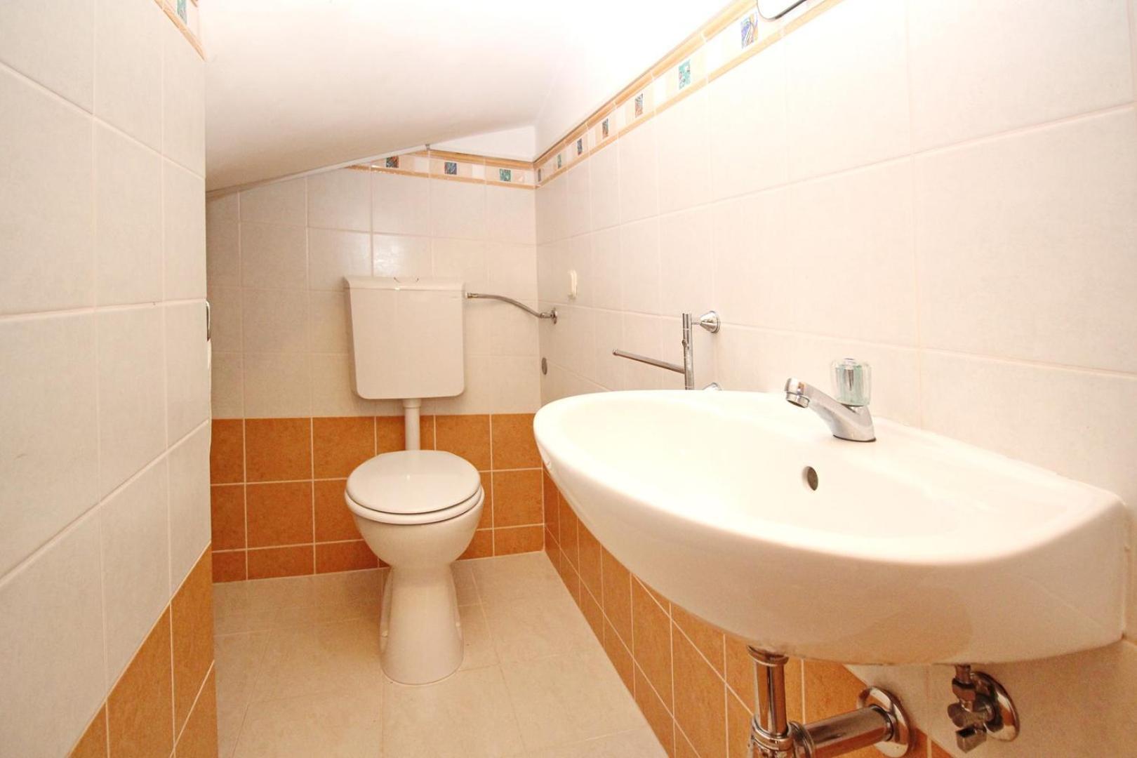 Guest house Limun Zarok Baska (Krk)